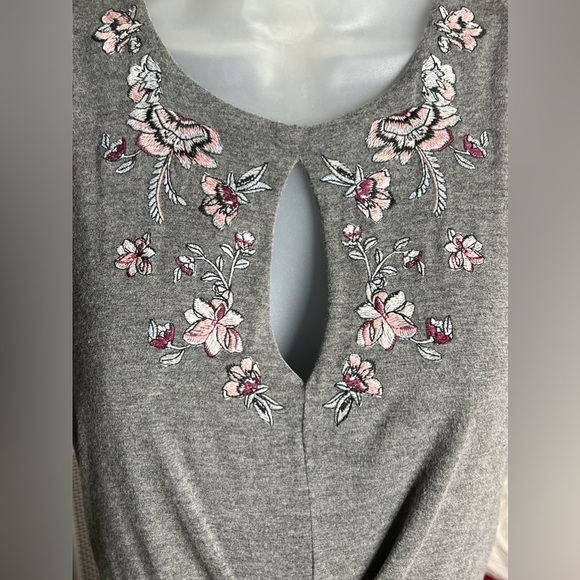 Candies Junior's Grey Embroidered Sleeveless Aline Dress  Fit And Flare Sz Small - Picture 3 of 8